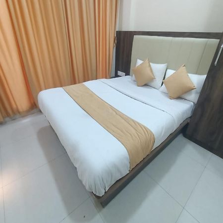 Hotel Om Sai Navi Mumbai Eksteriør billede