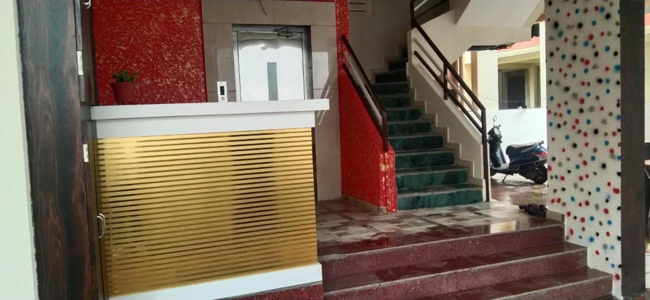 Hotel Om Sai Navi Mumbai Eksteriør billede