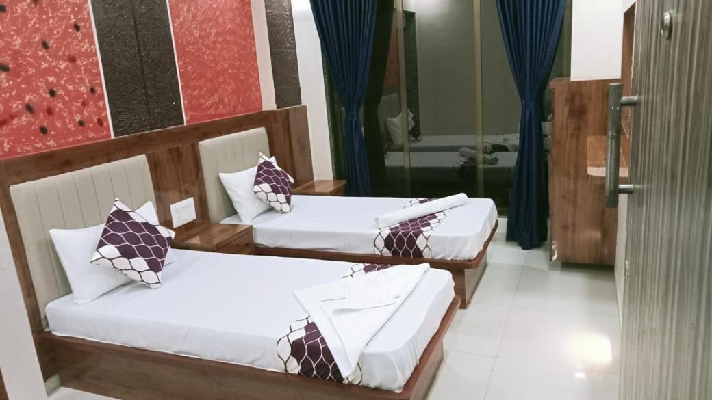 Hotel Om Sai Navi Mumbai Eksteriør billede