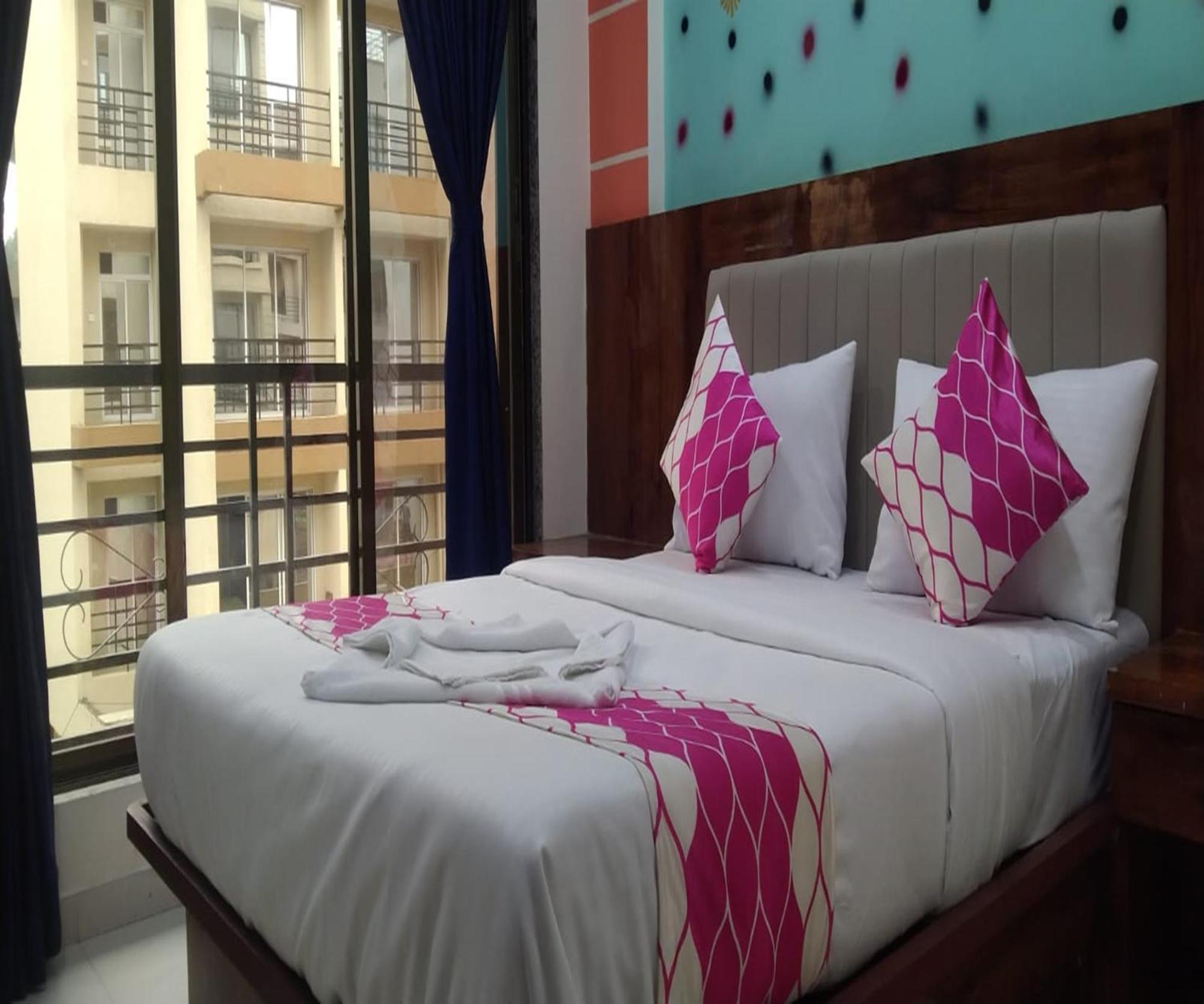 Hotel Om Sai Navi Mumbai Eksteriør billede